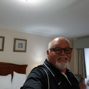 Meet your Posher, Larry